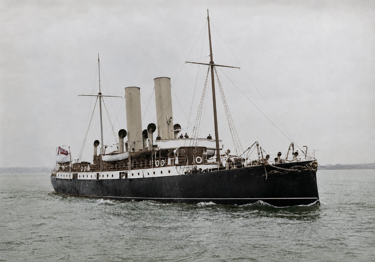O iate real Amélia IV em Londres, 1900: o navio que levou a monarquia ao exílio.