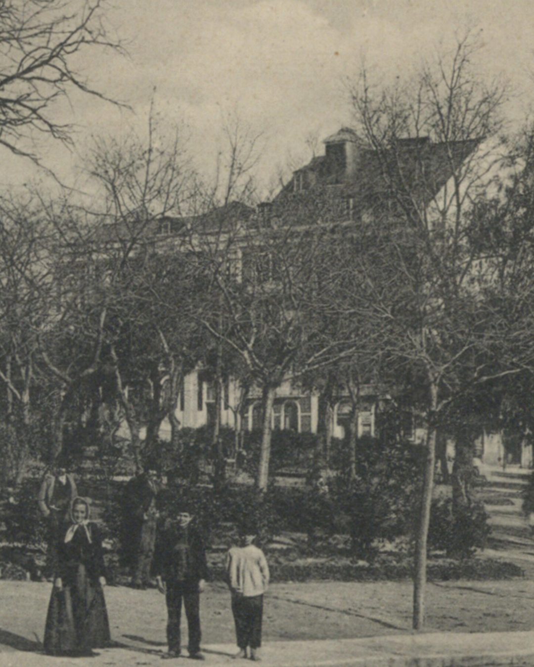 O jardim do Campo de Sant'Anna, em Lisboa, num postal de c. 1904. (Biblioteca Nacional de Portugal, domínio público)