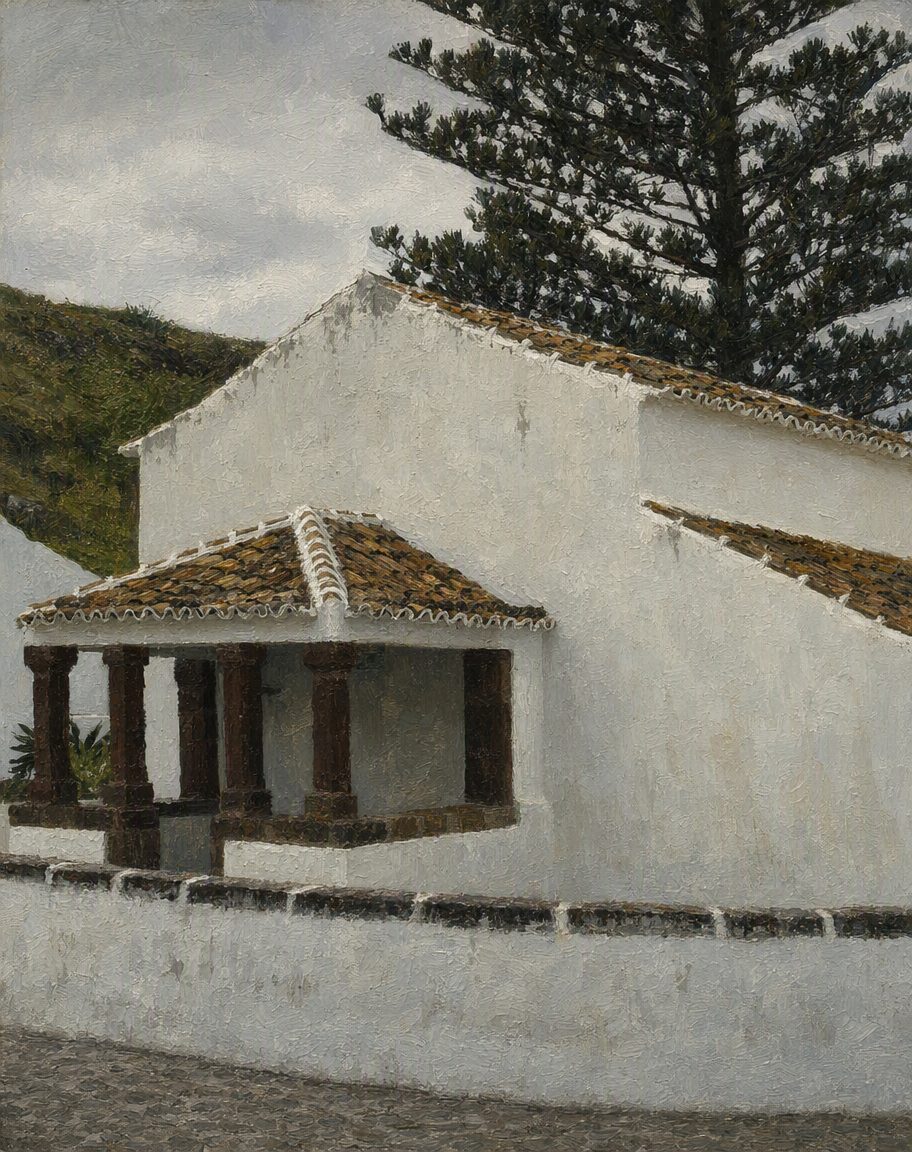 A ermida de Nossa Senhora dos Anjos, na ilha de Santa Maria, onde a tradição situa a missa do voto de 19 de fevereiro de 1493. Já existia nessa data, reerguida em pedra entre 1460 e 1474; o edifício atual resulta da reconstrução de 1673-1676, depois do século dos corsários. Pintura a partir de fotografia real (domínio público, Carlos Luis M C da Cruz, Wikimedia Commons); a arquitetura foi preservada.